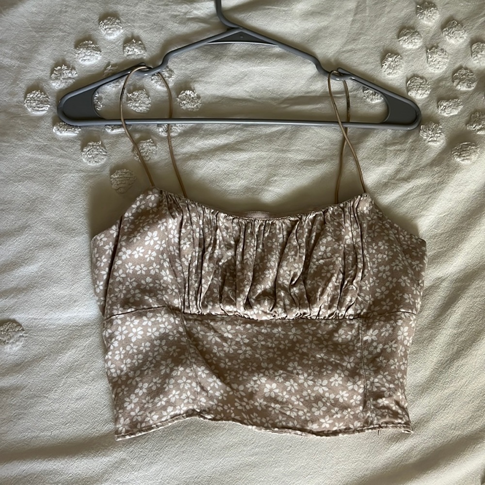 Forever 21 flower crop tank top size M